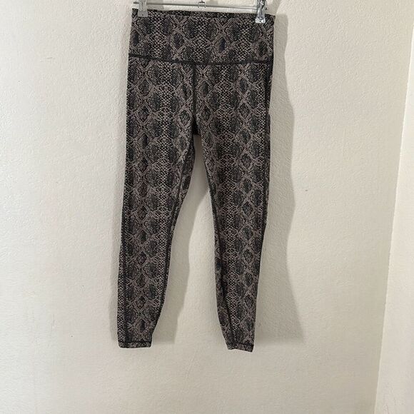 Athleta Size XS Gray Snake print leggings athletic leggings - Picture 1 of 6